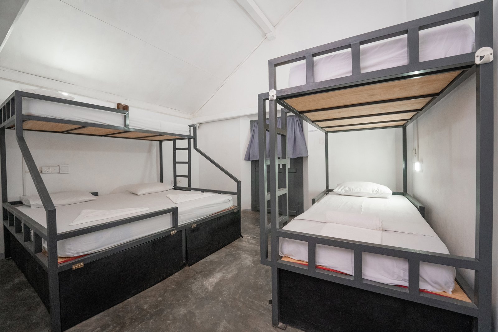 Dormitory Room - Rio - 5 Bed A/C Mixed Dorm With Double Bed